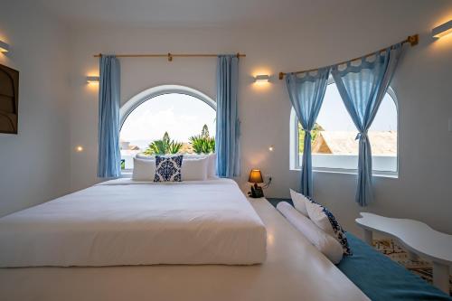 Superior King Room image 9