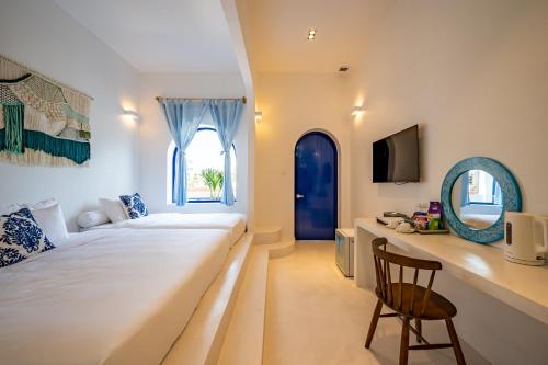Superior Triple Room image 10