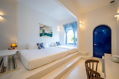 Superior Triple Room room in Happiness Hotel