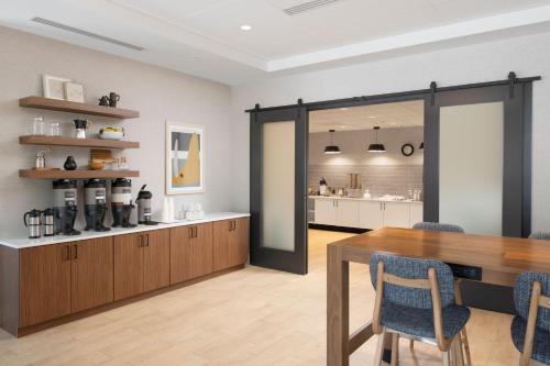 餐飲選擇, Residence Inn by Marriott St. Louis Clayton in 克萊頓