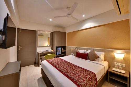 Click Hotel Vadodara 2 Mins from Railway Station