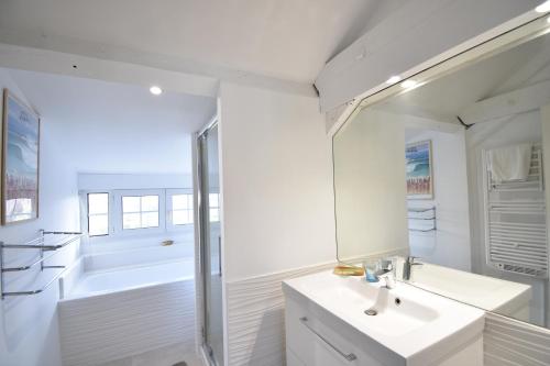 Embruns - Location vacances capbreton superbe villa avec jardin et piscine chauffée - image 2