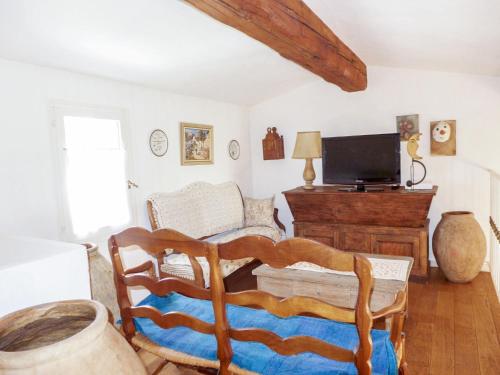 Holiday Home Le Petit Olivier by Interhome near Le Polynesia Beach