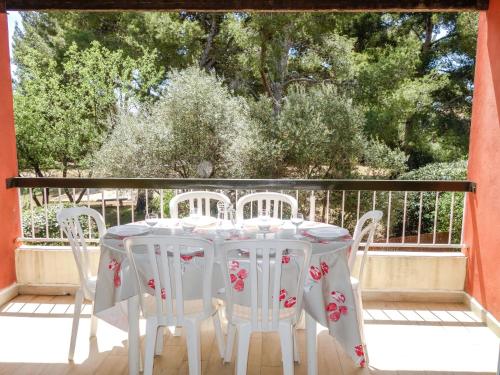 Apartment Hameau de Provence-2 by Interhome in Bandol