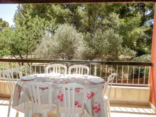 Apartment Hameau de Provence-2 by Interhome in Bandol