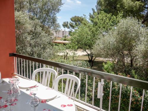 Apartment Hameau de Provence-2 by Interhome in Bandol
