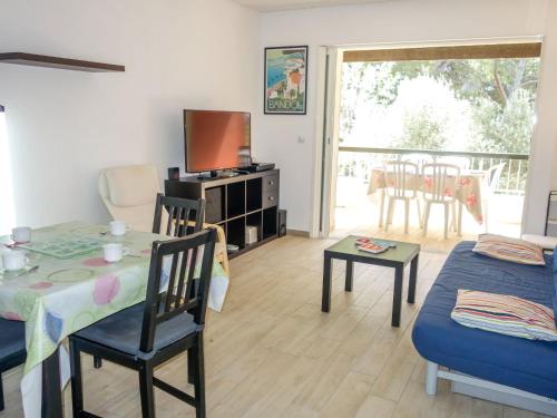 Apartment Hameau de Provence-2 by Interhome in Bandol