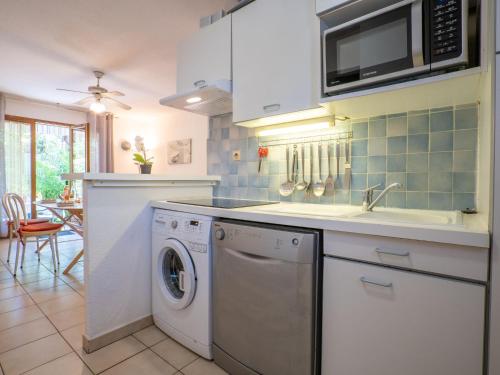 Apartment Le Mas des Calanques-1 by Interhome near L'Emeraude