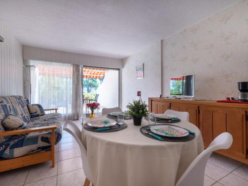 Studio Le Cormoran-2 by Interhome near La Salad Elle