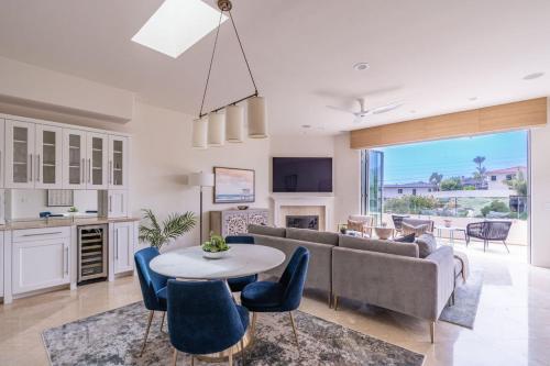 Water and sunset views in dreamy Cardiff by the sea in Encinitas, USA