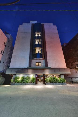 Click Hotel Vadodara 2 Mins from Railway Station