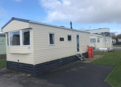 2 bedrooms, 4 beds
