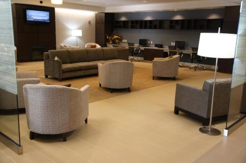 Wingate by Wyndham Niagara Falls - image 40