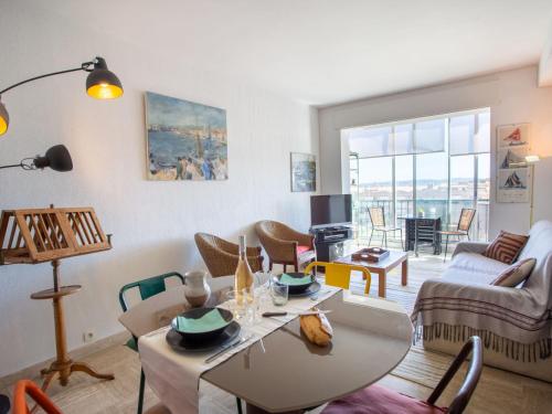 Apartment Le Clinfoc By Interhome - Hyères