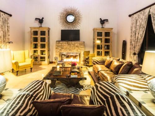 Zajednički dnevni boravak / prostorija s TV-om, La Rochelle Lodge Namibia Tsumeb in Tsumeb