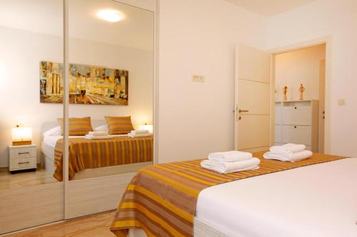 Modern 2-Bed Apt, Late check in available, Split (Foto 9)