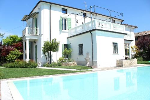 Bejárat, Maison Fortune in Valeggio sul Mincio