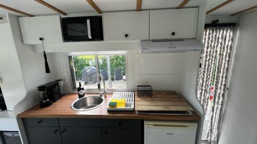  PURE - Chalet Zeeland - garden out of sight in Hoek
