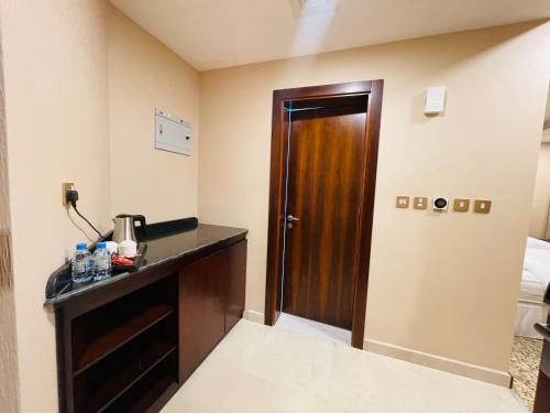 Deluxe Twin Room image 2