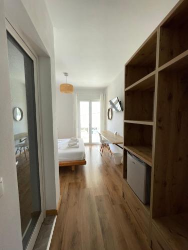Deluxe Double Room image 10