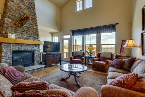 Mountain Getaway with Deck Less Than 1 Mi to Granby Ranch! in Granby, USA
