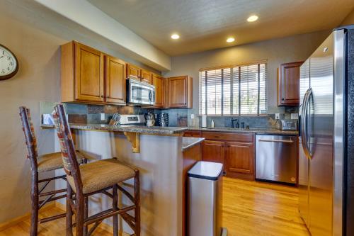 Mountain Getaway with Deck Less Than 1 Mi to Granby Ranch! in Granby, USA