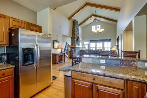 Mountain Getaway with Deck Less Than 1 Mi to Granby Ranch! in Granby, USA