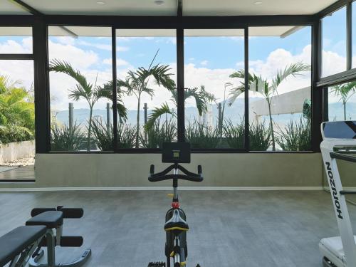 Fitness center, BEE Suites Escalante in San Jose