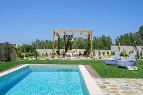 Modern Family Villa Leba with Private Pool & BBQ