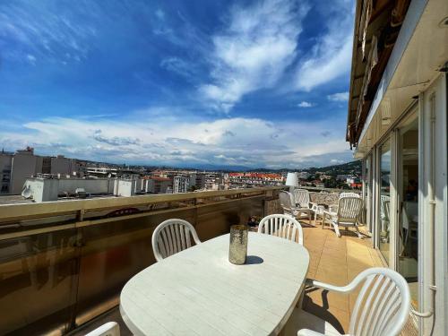 Apartment with Terrace image 2