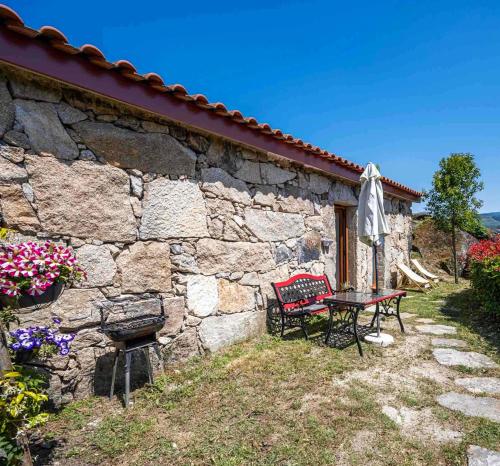  One bedroom house with shared pool enclosed garden and wifi at Vilar de Ferreiros in Vilar de Ferreiros