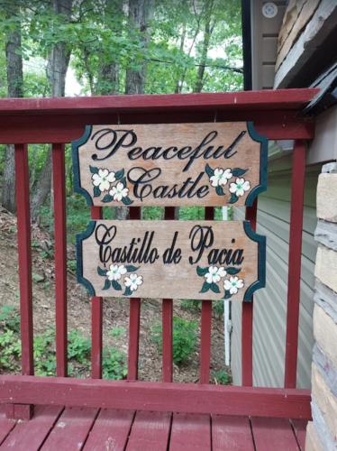 **Special Rate** Peaceful Cabin with Gameroom near Downtown Gatlinburg in Gatlinburg, USA