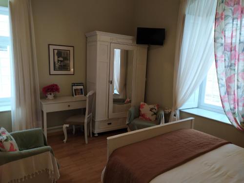  Ermoupolis 1834 Classic beauty in Ermoupoli