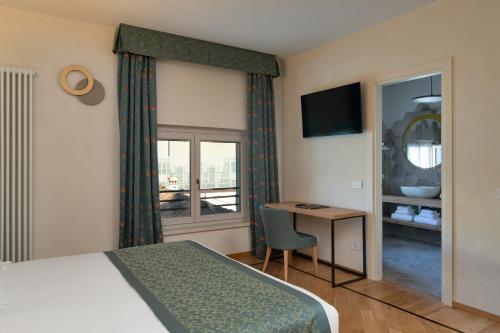 Deluxe Double Room Single Use