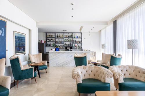 Pub/Lounge, Oporto Airport & Business Hotel in Maia