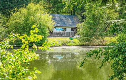 Beautiful Home In Sourdeval With Outdoor Swimming Pool - Location saisonnière - Sourdeval