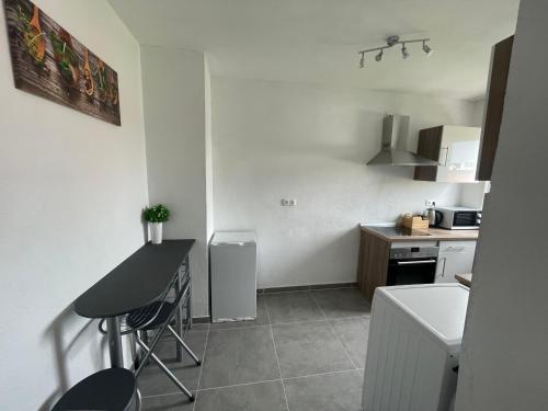 บริการและสิ่งอำนวยความสะดวก, Perfekte 1,5 Wohnung Zentral in Leonberg gegenüber Einkaufzentrum (Perfekte 1,5 Wohnung Zentral in Leonberg gegenuber Einkaufzentrum) in ลีองเบิร์ก