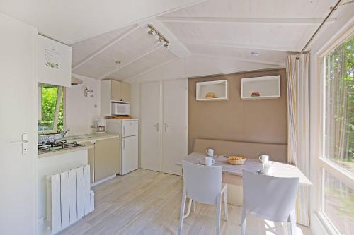2 bedrooms, 4 beds
