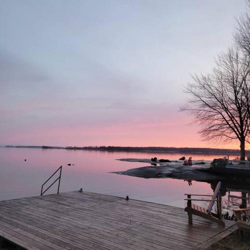 Lakefront Cottage