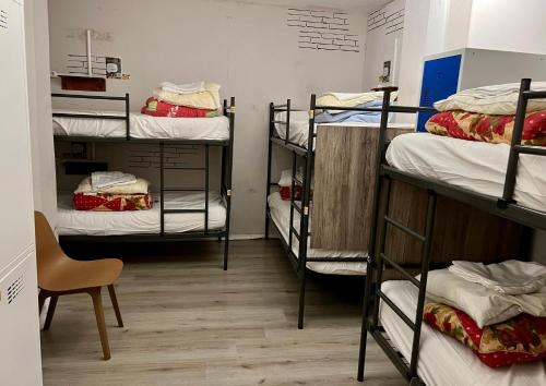 room detail thumbnail 1