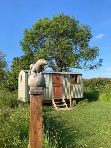 The Dragon's Hut with swimming pool