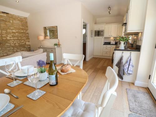 Nutchat Barn BURFORD - image 10