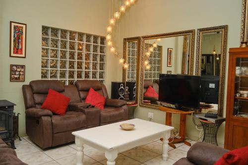 Hidden retreat in Kensington photo 2