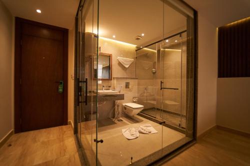 room detail thumbnail 2