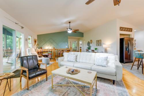 Updated Home with Private Hot Tub and Mtn Views! in Waynesville, USA