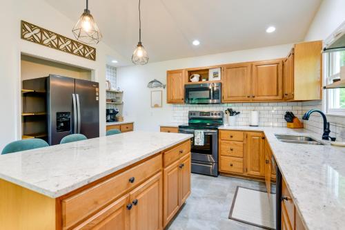Updated Home with Private Hot Tub and Mtn Views! in Waynesville, USA