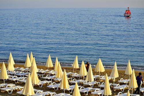 Azura Deluxe Resort & Spa - Ultra All Inclusive – Avsallar, NJ