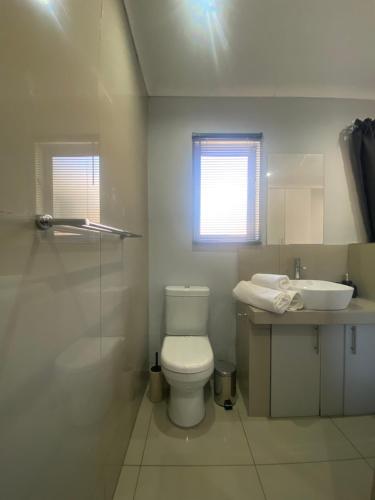 Bathroom, Trendy, Comfortable 1 bedroom Apartments in Mthatha in Mthatha