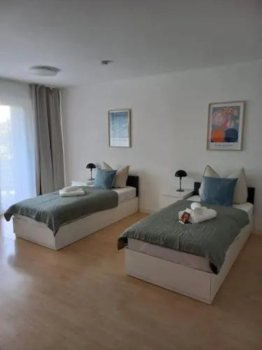 Dora - Dein Zuhause auf Zeit- 2 Zimmer 4 Betten in Bergheim, Deutschland
