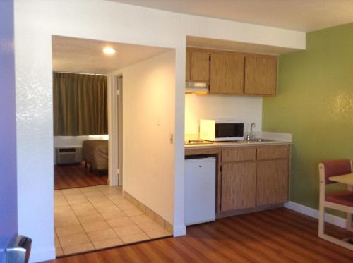 Motel 6 Hemet – Hemet, CA